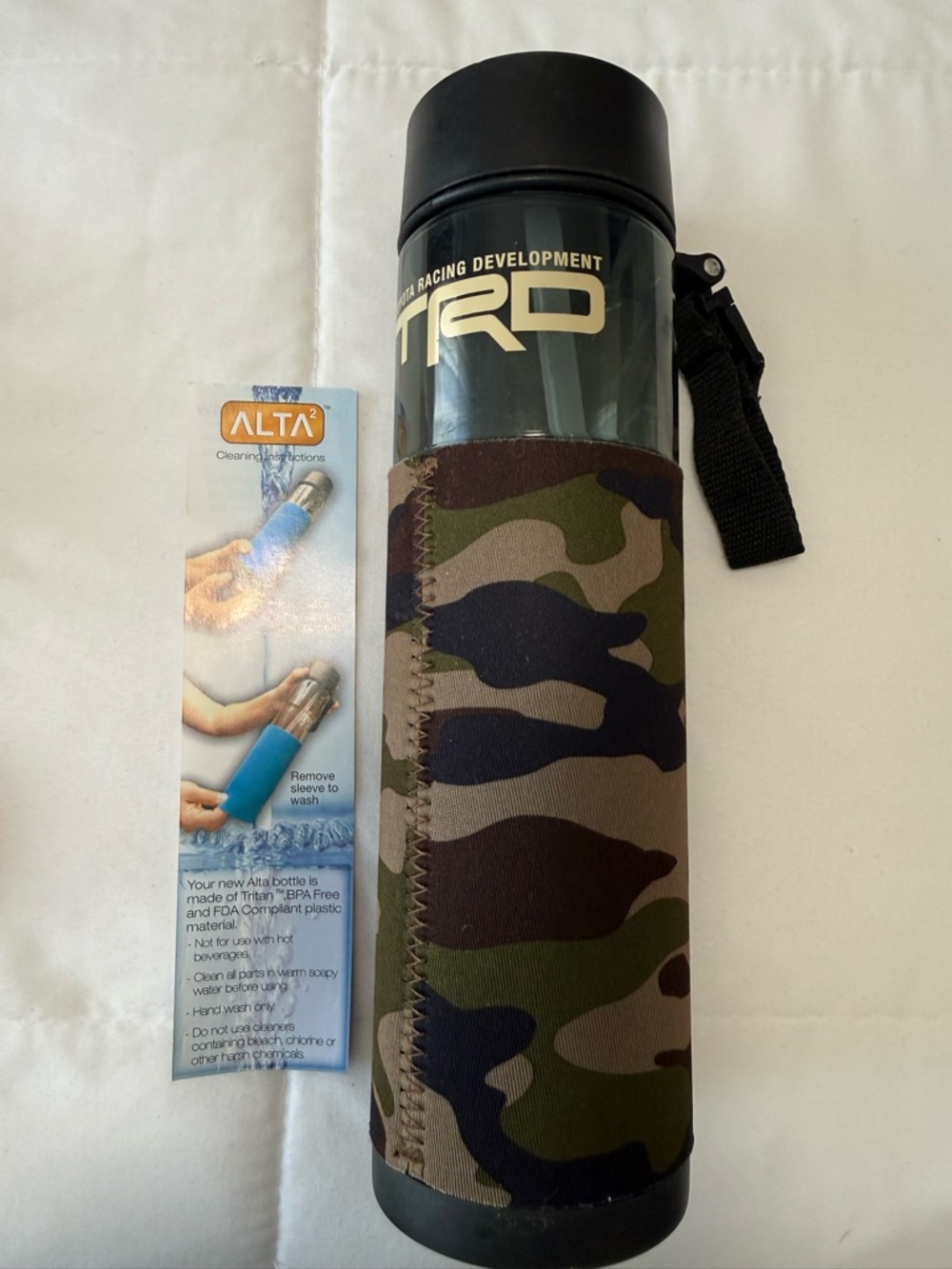 NWT- Alta2 Camouflage Insulated Water Bottle w/- Green Camo removable sleeve